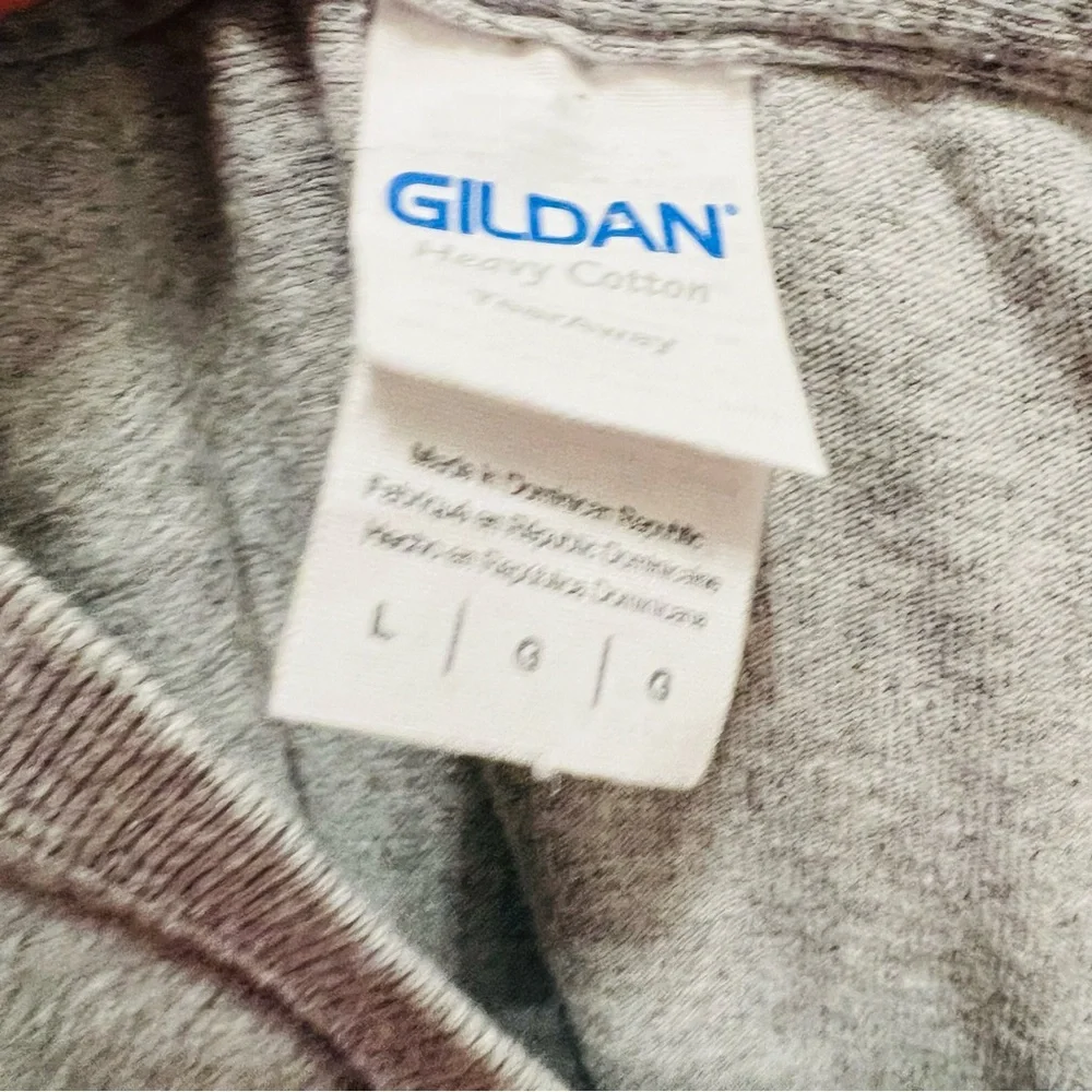 Gildan Gray Tee with Yellow Marquette Team Graphic - Picture 5 of 5